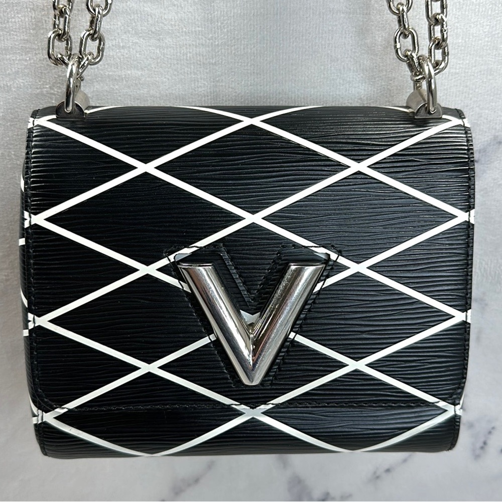 LOUIS VUITTON EPI TWIST
